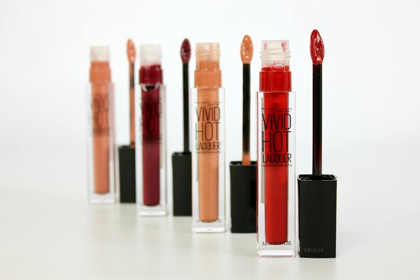 How to Choose the Best Long-Lasting Liquid Lipstick for a Busy Day?