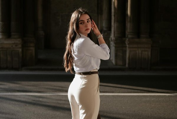 How to Style a Sheer Blouse for Professional Settings in the UK?