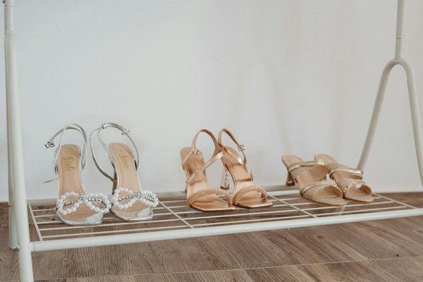 How to Select Shoes that Offer Both Arch Support and Style for Long Events?